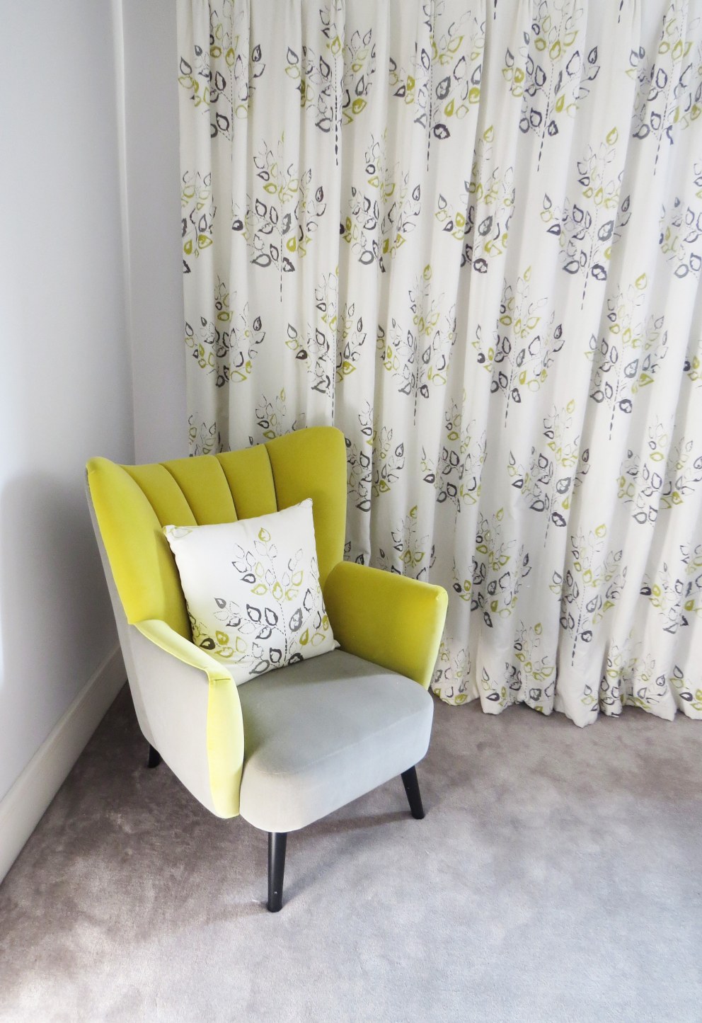St George's Hill | Master bedroom and dressing room  | Interior Designers